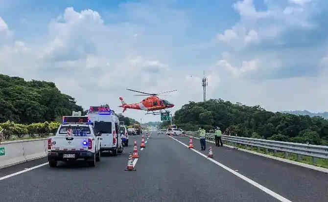 崇左高速公路汽车救援案例